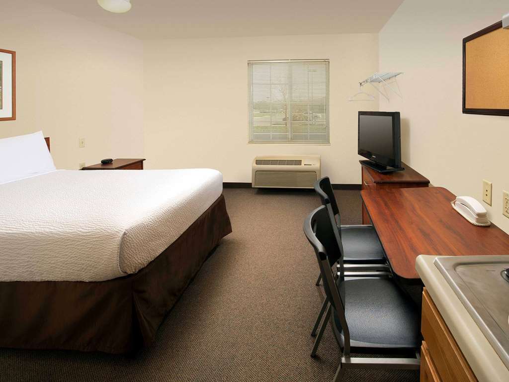 Woodspring Suites Lexington Southeast Room photo